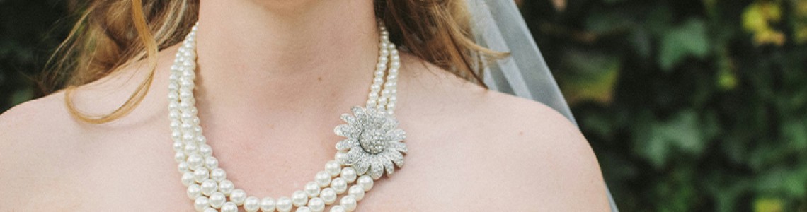 Can You Wear Pearls to a Wedding? A Comprehensive Guide