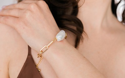 From Minimal To Stacking: Style a Dainty Pearl Bracelet On Any Looks