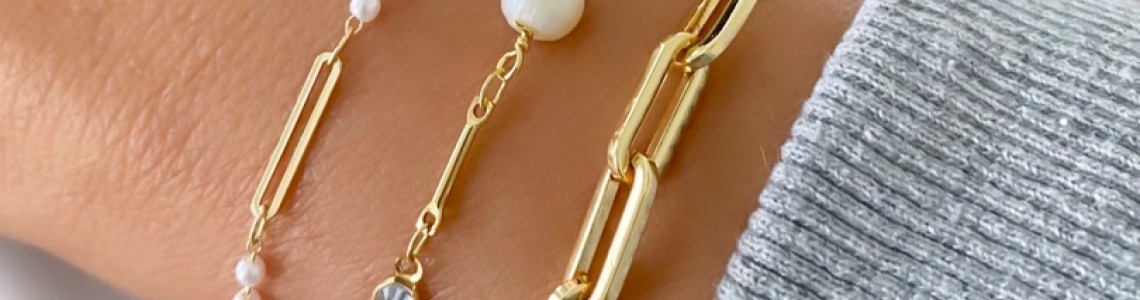 How to Elevate Your Style With Pearl & Gold Link Bracelet