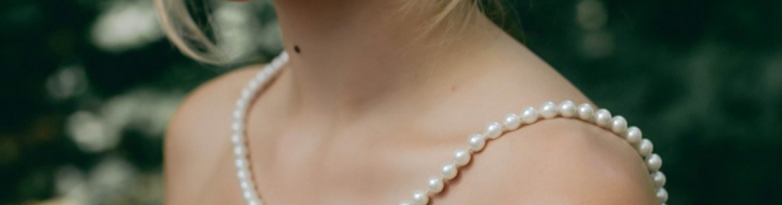 Mastering the Art of Wearing Graduated Pearl Necklaces