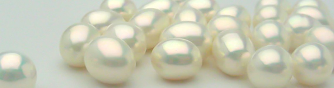 Pearl Luster: What is it? How Does the Pearl Luster Impact Pearl's Value?