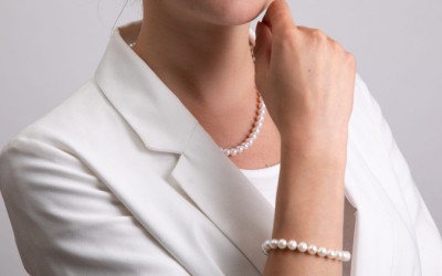 Pearl Business Guide: How to Style from Dainty Pieces to Signature Poise