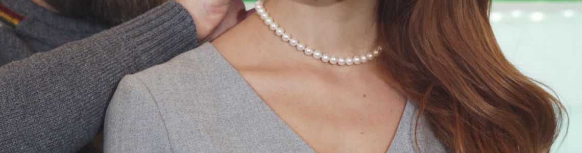 What Does Being Given a Pearl Necklace Mean?