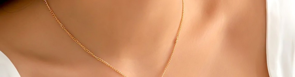 Do Necklines Affect My Pearl Pendant Styling?