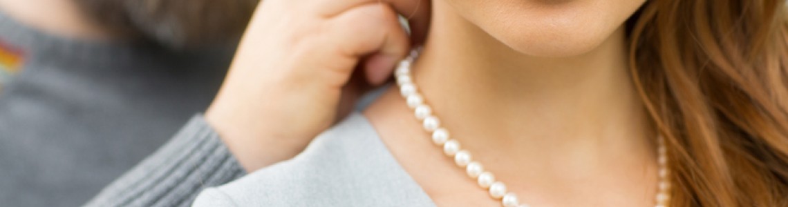 Pearl Necklace - The Best Valentine's Gift For Your Girlfriend