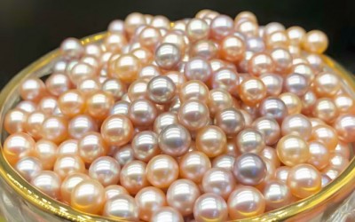 What Are Freshwater Pearls? Everything You Need to Know