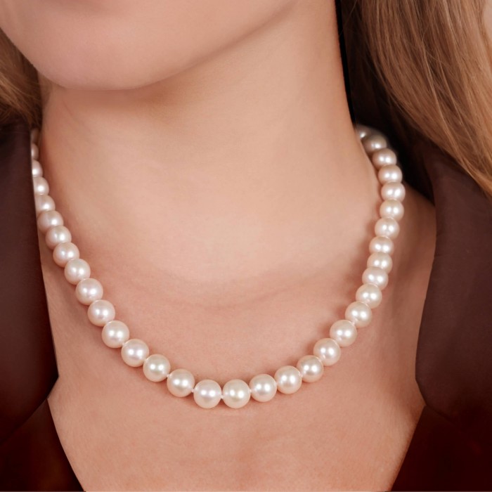 18Inch 8.5-9.0 mm AAA Freshwater White Pearl Necklace