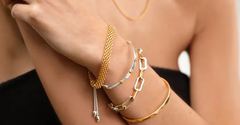 holiday season trending jewelry